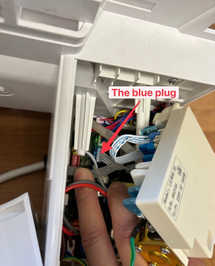 Field-service reference photo of second diagnostic connection point on the heating module
